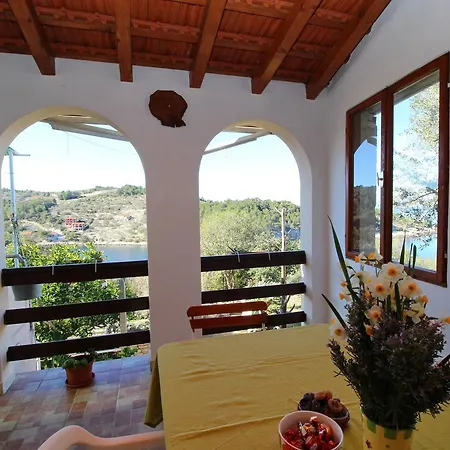 Stone House Prihonja * Vela Luka